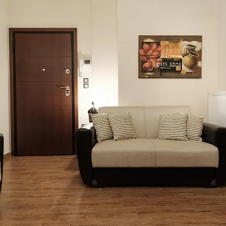 Cleopatra Apartment *